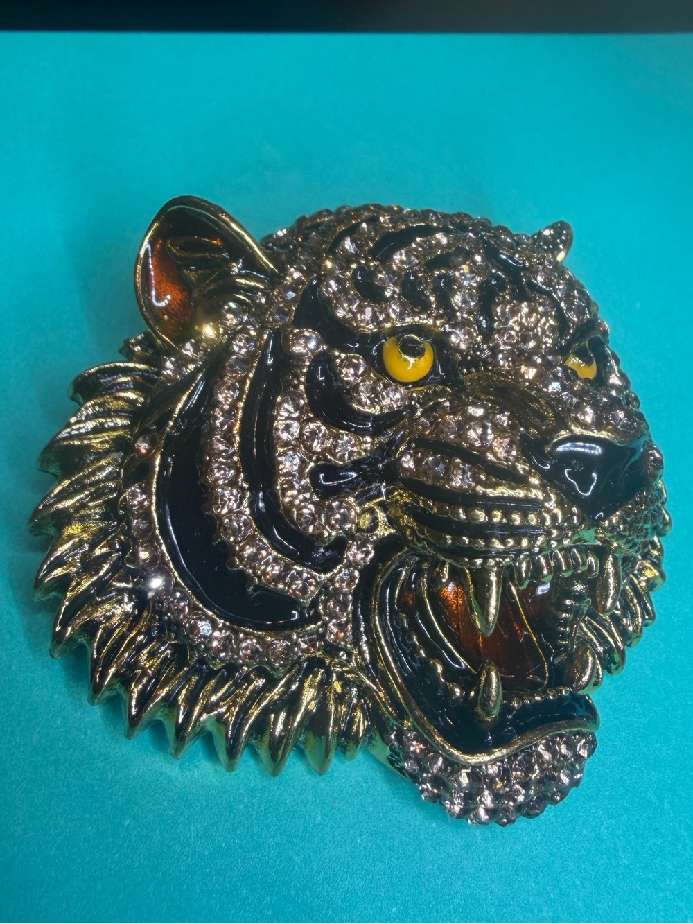 Large Embellished Tiger Head Brooch - Gold tone and Black. STUNNING
